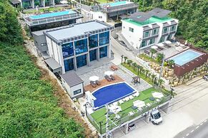 Yeosu Tivoli Pension