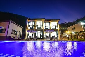 Yeosu Tivoli Pension