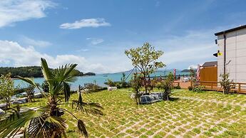 Yeosu Dolsanmaru Pension