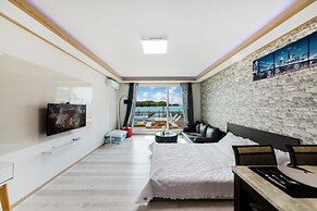 Yeosu Dolsanmaru Pension