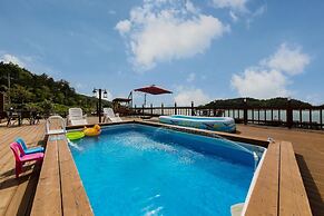 Yeosu Dolsanmaru Pension