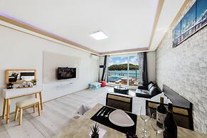 Yeosu Dolsanmaru Pension