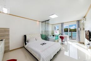 Yeosu Dolsanmaru Pension
