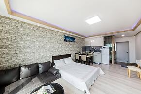 Yeosu Dolsanmaru Pension