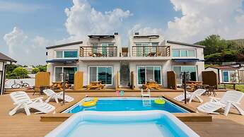 Yeosu Dolsanmaru Pension