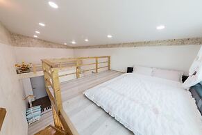 Yeosu Dolsanmaru Pension