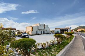 Yeosu Dolsanmaru Pension