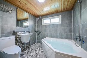 Tongyoung Seychelles Poolvilla