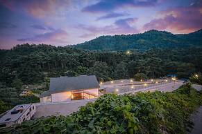 Yangyang Water Sol Valley Pension