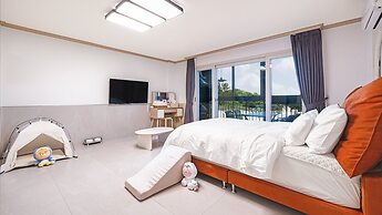 Namhae Dangdangi Dog Pension Blue