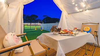 Namhae Dangdangi Dog Pension Blue