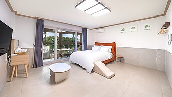 Namhae Dangdangi Dog Pension Blue