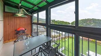 Namhae Dangdangi Dog Pension Blue