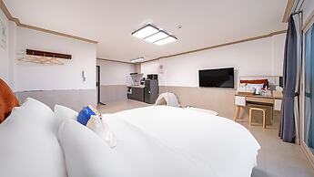 Namhae Dangdangi Dog Pension Blue