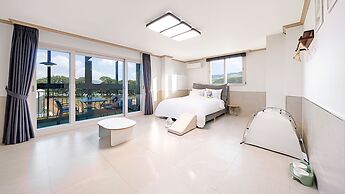 Namhae Dangdangi Dog Pension Blue