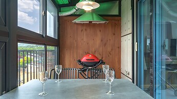 Namhae Dangdangi Dog Pension Blue