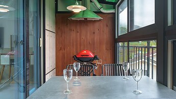 Namhae Dangdangi Dog Pension Blue