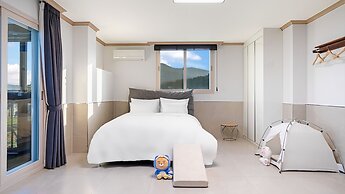 Namhae Dangdangi Dog Pension Blue