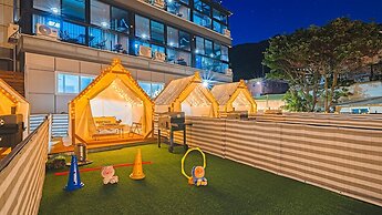 Namhae Dangdangi Dog Pension Blue