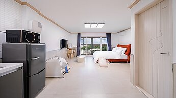 Namhae Dangdangi Dog Pension Blue