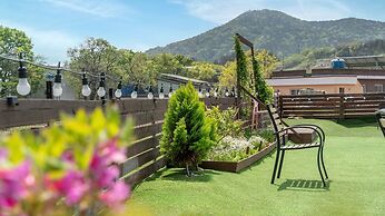 Namhae Dangdangi Dog Pension Blue