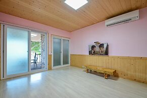 Samcheok Healingcamp Pension