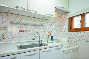 Ganghwa Punggyung Gryujineon zip Pension