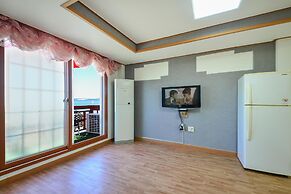 Ganghwa Punggyung Gryujineon zip Pension