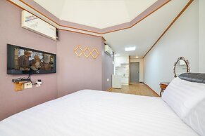 Ganghwa Punggyung Gryujineon zip Pension