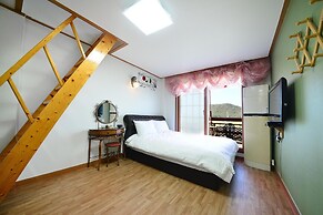 Ganghwa Punggyung Gryujineon zip Pension