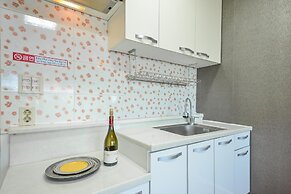 Ganghwa Punggyung Gryujineon zip Pension