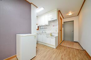 Ganghwa Punggyung Gryujineon zip Pension