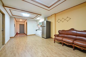 Ganghwa Punggyung Gryujineon zip Pension