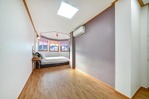 Ganghwa Punggyung Gryujineon zip Pension