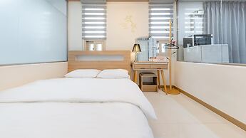 Nami Island Pig Dream Spa Pension