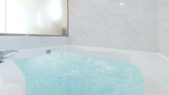 Nami Island Pig Dream Spa Pension