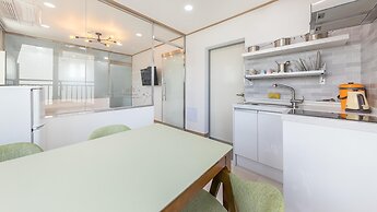 Nami Island Pig Dream Spa Pension