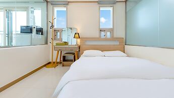 Nami Island Pig Dream Spa Pension