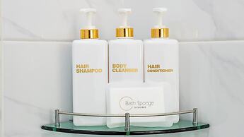 Nami Island Pig Dream Spa Pension