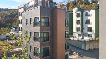 Nami Island Pig Dream Spa Pension