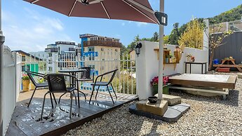 Nami Island Pig Dream Spa Pension