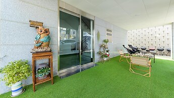 Nami Island Pig Dream Spa Pension