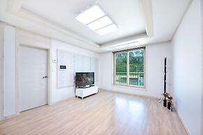 Samcheok Jisu Pension