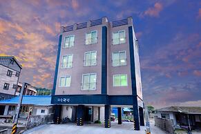 Samcheok Jisu Pension