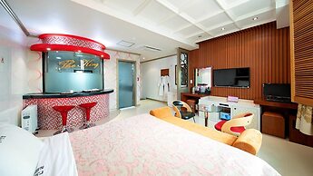 Yeosu King Pension Tel