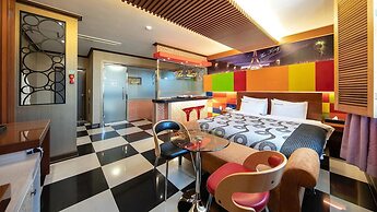 Yeosu King Pension Tel