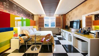 Yeosu King Pension Tel