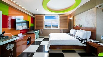 Yeosu King Pension Tel