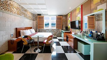 Yeosu King Pension Tel