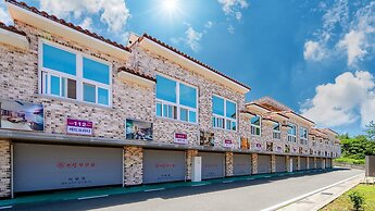 Yeosu King Pension Tel
